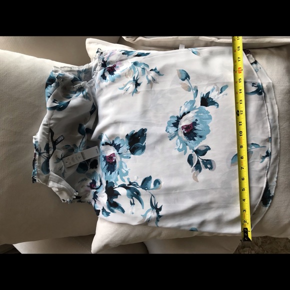 BEAUTIFUL WHITE HOUSE/BLK MKT BRAND NEW w/ruffles! - Picture 10 of 10